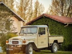 Louer une TOYOTA HJ45 de de 1979 (Photo 3)