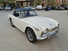 Louer une TRIUMPH TR4 de de 1965 (Photo 1)