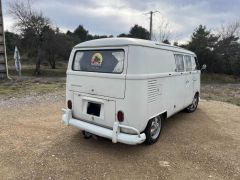 Louer une VOLKSWAGEN Combi Split - Road Runner  de de 1966 (Photo 4)