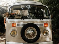 Louer une VOLKSWAGEN Combi T2 de de 1976 (Photo 2)