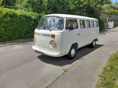 Louer une VOLKSWAGEN Combi T2 de de 1982 (Photo 1)