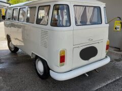 Louer une VOLKSWAGEN Combi T2 de de 1982 (Photo 2)