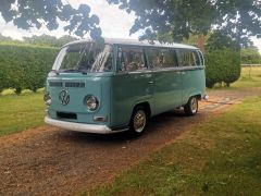 Louer une VOLKSWAGEN Combi T2A de de 1971 (Photo 1)