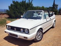 Louer une VOLKSWAGEN Golf 1 Cabriolet de de 1988 (Photo 2)