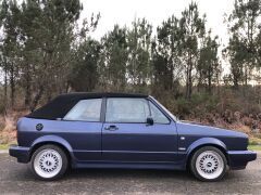 Louer une VOLKSWAGEN Golf 1 de de 1992 (Photo 2)