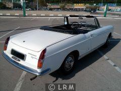 PEUGEOT 404 (Photo 2)