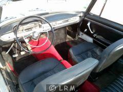 PEUGEOT 404 (Photo 4)